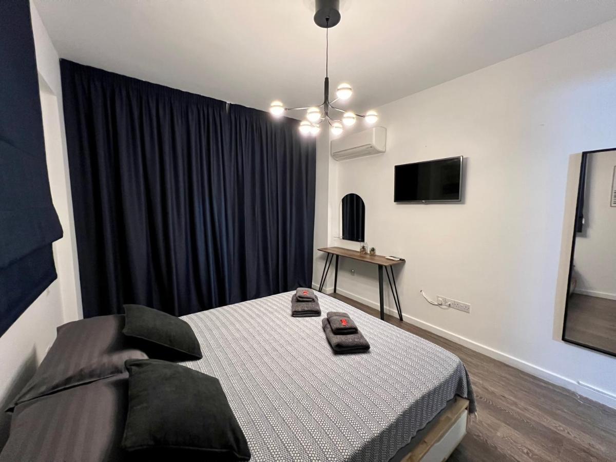 Fat Cow Apartments Larnaca Exterior photo