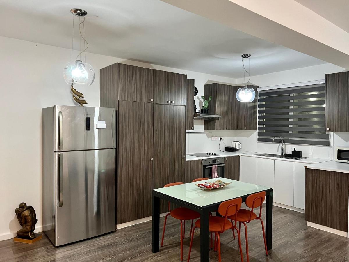 Fat Cow Apartments Larnaca Exterior photo