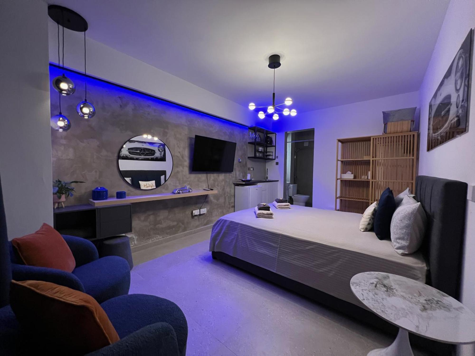 Fat Cow Apartments Larnaca Exterior photo