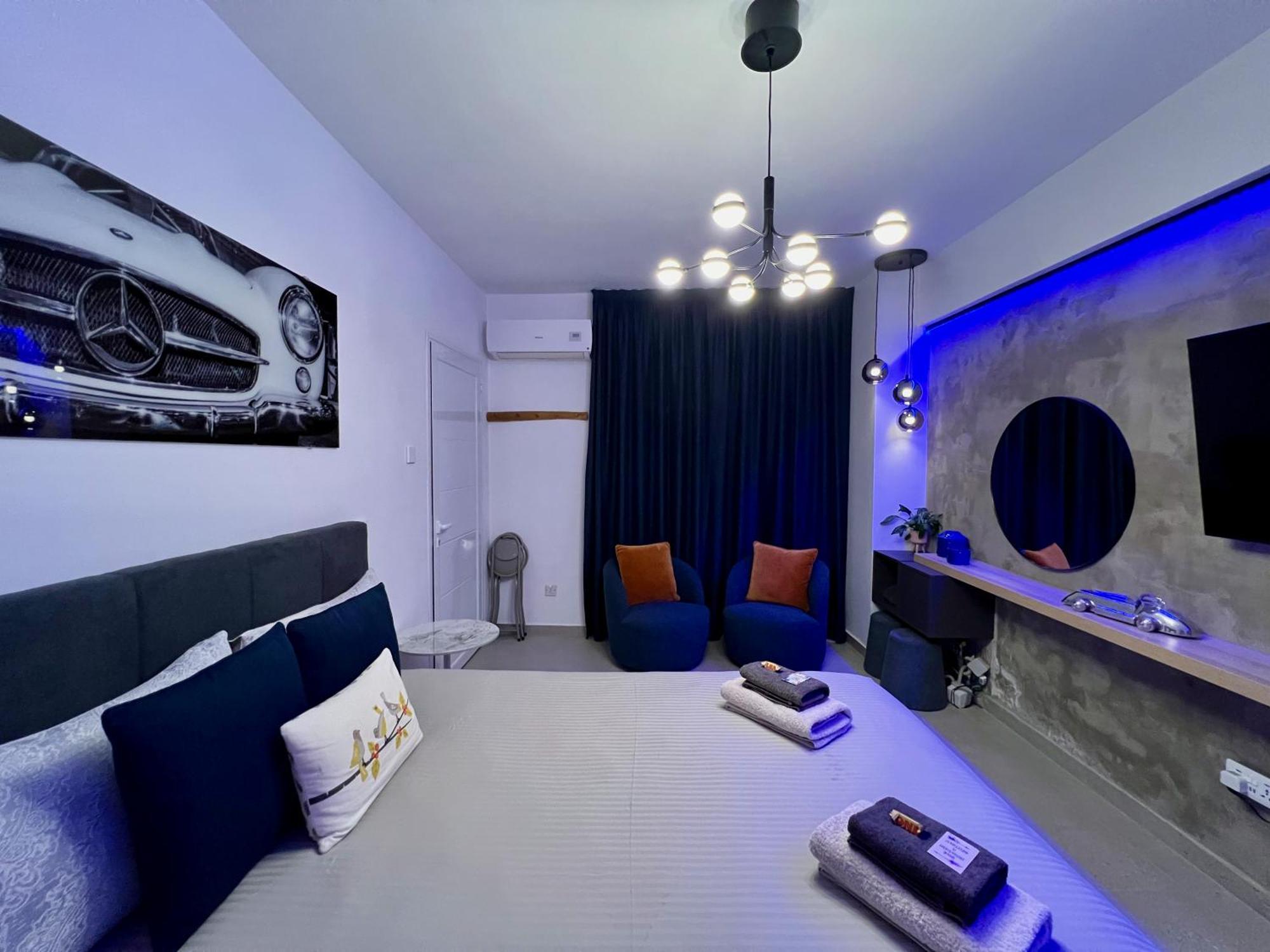 Fat Cow Apartments Larnaca Exterior photo
